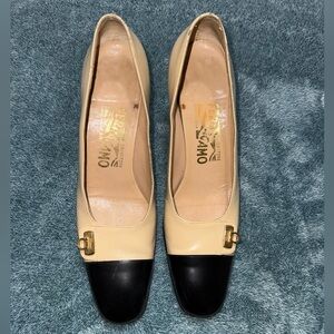 Salvatore Ferragamo neutral tone and black color block pump size 7 AAAA